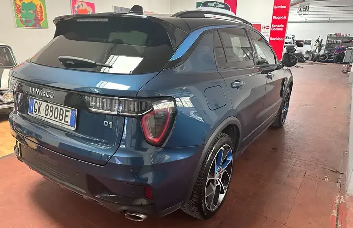 
								Lynk & Co 01  1.5 td phev tetto navi cerchi 20 telecamere completo									