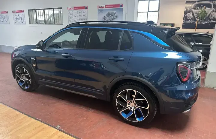 
								Lynk & Co 01  1.5 td phev tetto navi cerchi 20 telecamere completo									