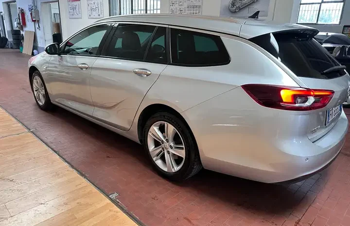 
								Insignia Sports Tourer 1.6 cdti ecotecInnovation s completo									