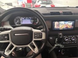 
										Defender 90 3.0d i6 mhev SE awd 200cv auto tetto completo									