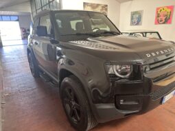 
										Defender 90 3.0d i6 mhev SE awd 200cv auto tetto completo									