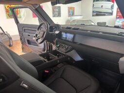 
										Defender 90 3.0d i6 mhev SE awd 200cv auto tetto completo									