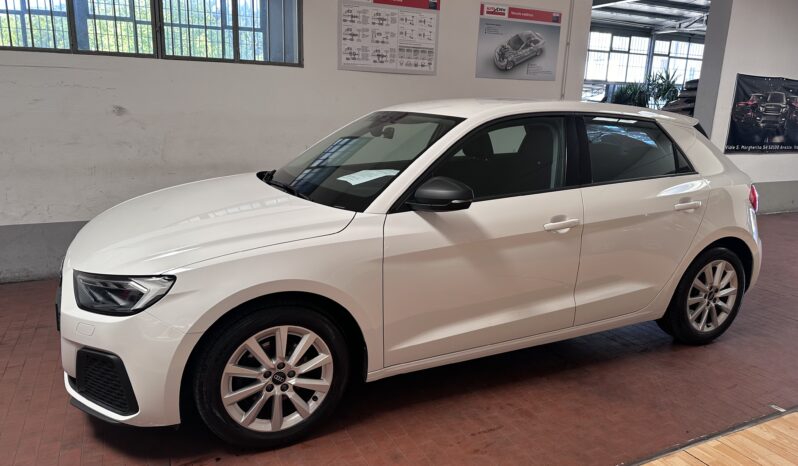 
								Audi A1 Citycar ver 30 1.0 tfsi Admired 110cv apple carplay completo									