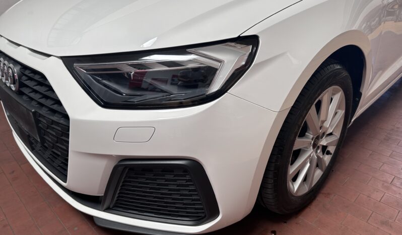 
								Audi A1 Citycar ver 30 1.0 tfsi Admired 110cv apple carplay completo									