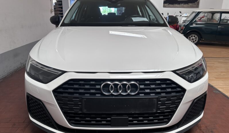 
								Audi A1 Citycar ver 30 1.0 tfsi Admired 110cv apple carplay completo									