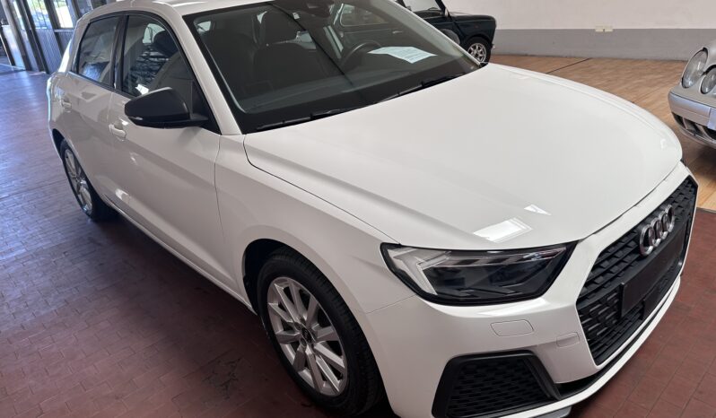 
								Audi A1 Citycar ver 30 1.0 tfsi Admired 110cv apple carplay completo									