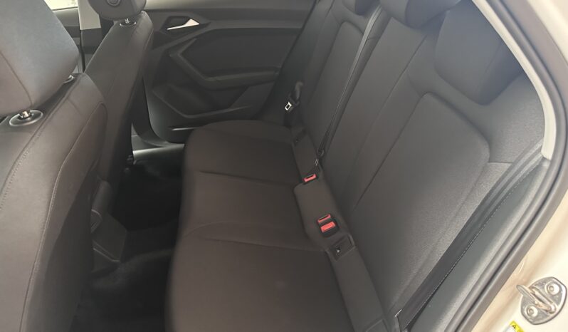 
								Audi A1 Citycar ver 30 1.0 tfsi Admired 110cv apple carplay completo									