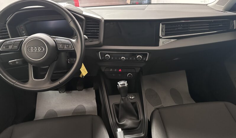 
								Audi A1 Citycar ver 30 1.0 tfsi Admired 110cv apple carplay completo									