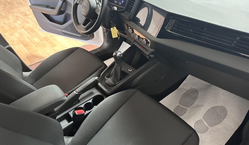 
								Audi A1 Citycar ver 30 1.0 tfsi Admired 110cv apple carplay completo									