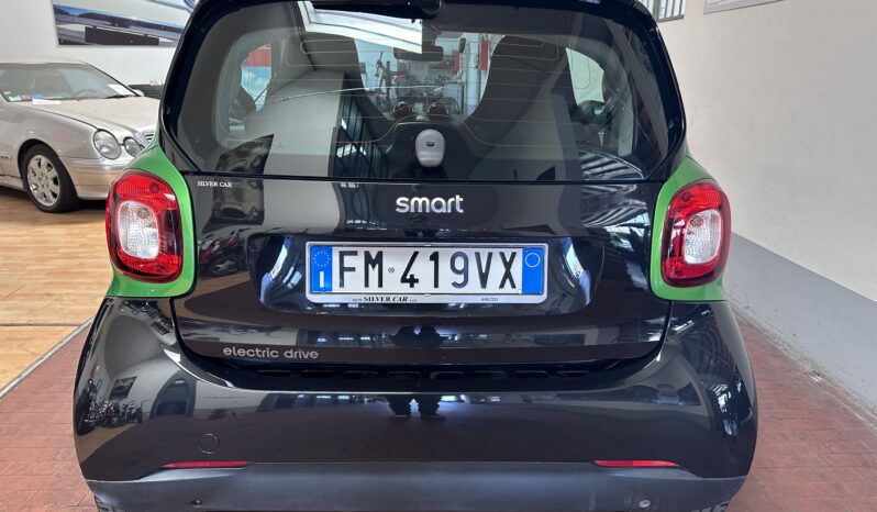 
								Fortwo electric drive Passion cerchi neri 2 cavi completo									