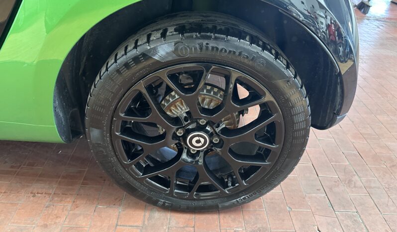 
								Fortwo electric drive Passion cerchi neri 2 cavi completo									