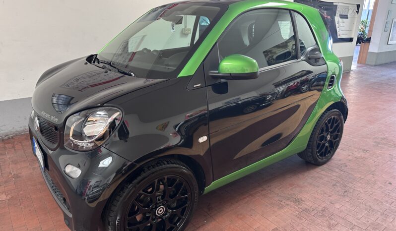 
								Fortwo electric drive Passion cerchi neri 2 cavi completo									