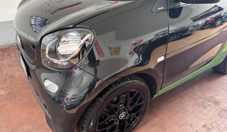 
								Fortwo electric drive Passion cerchi neri 2 cavi completo									