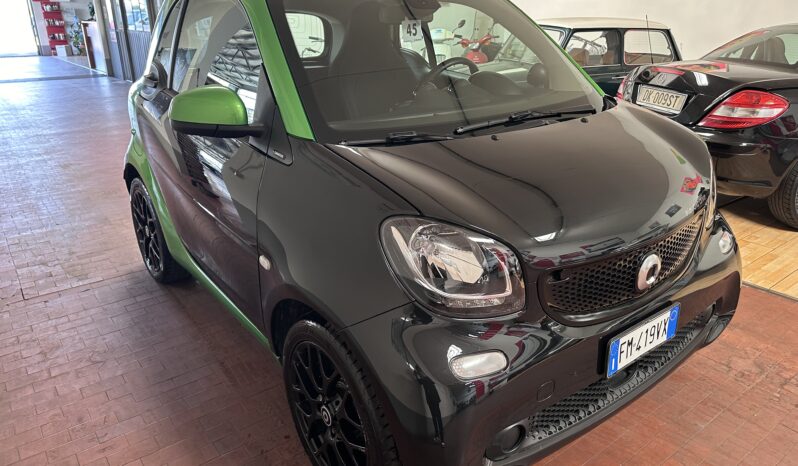 
								Fortwo electric drive Passion cerchi neri 2 cavi completo									