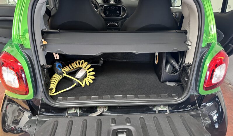 
								Fortwo electric drive Passion cerchi neri 2 cavi completo									