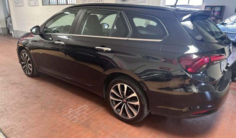 
								Fiat Tipo SW 1.6 mjt Lounge retrocamera cerchi 17 completo									