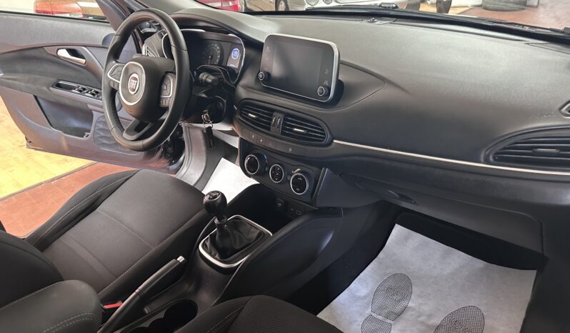 
								Fiat Tipo SW 1.6 mjt Lounge retrocamera cerchi 17 completo									