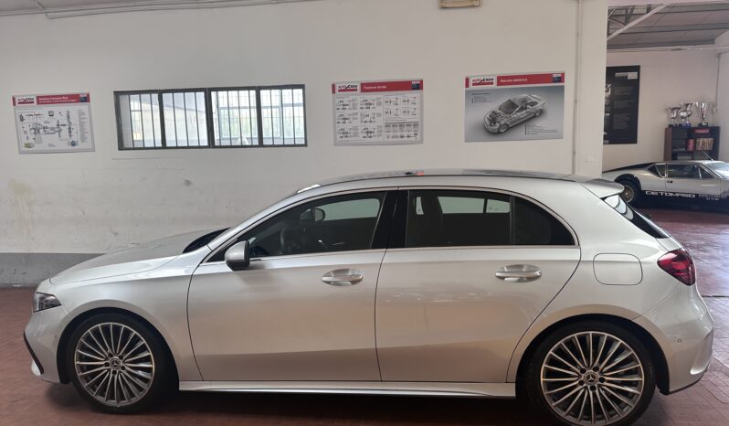
								Mercedes-Benz A 200 d AMG Line Premium Plus auto completo									