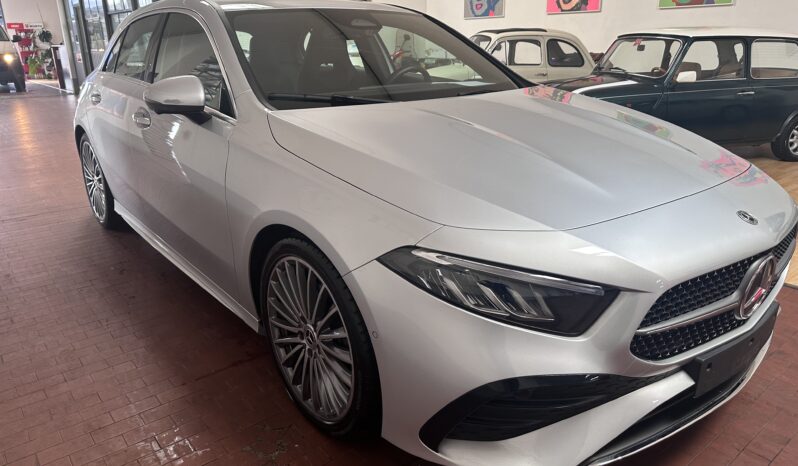 
								Mercedes-Benz A 200 d AMG Line Premium Plus auto completo									