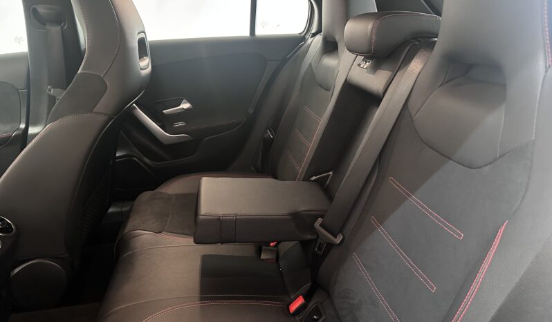 
								Mercedes-Benz A 200 d AMG Line Premium Plus auto completo									