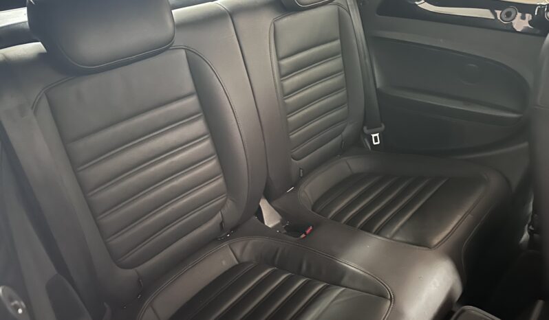 
								Volkswagen Maggiolino Cabrio 2.0 tdi Design 110cv int pelie retrocamera completo									