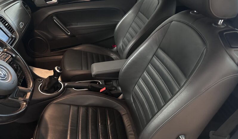
								Volkswagen Maggiolino Cabrio 2.0 tdi Design 110cv int pelie retrocamera completo									