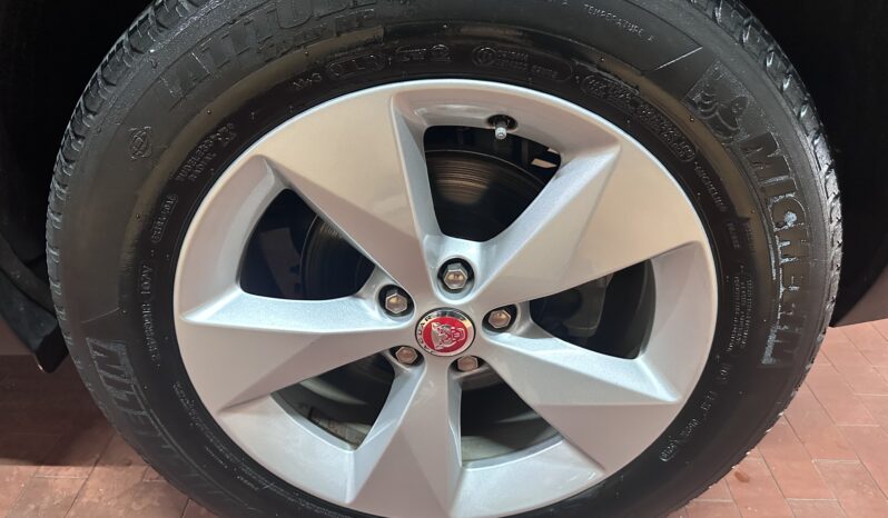 
								Jaguar E-Pace 2.0d i4 R-Dynamic fwd 150cv my19 telecamera completo									