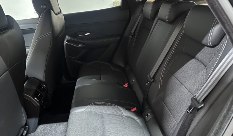 
								Jaguar E-Pace 2.0d i4 R-Dynamic fwd 150cv my19 telecamera completo									