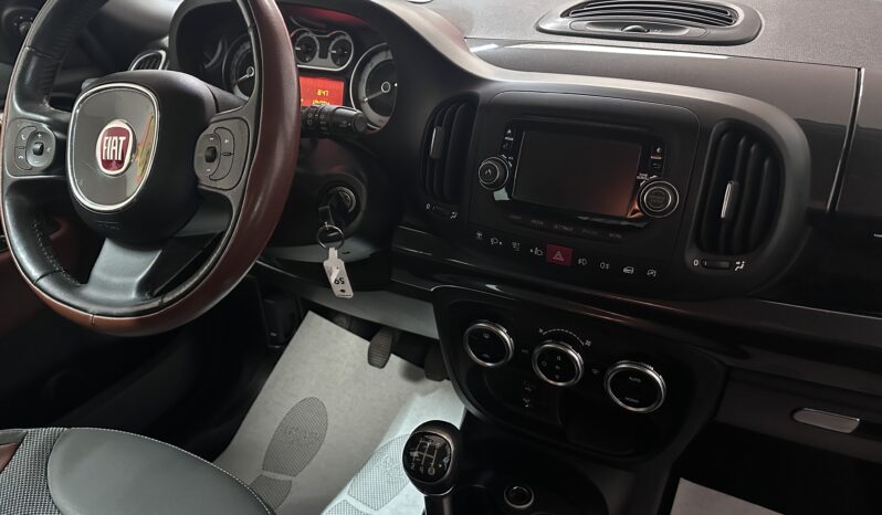 
								FIAT 500L 1.3 mjt Trekking 85cv cerchi 17 stoffa pelle completo									