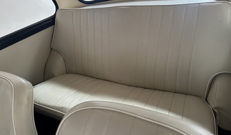 
								Innocenti Mini 1974 blu interni chiari completo									