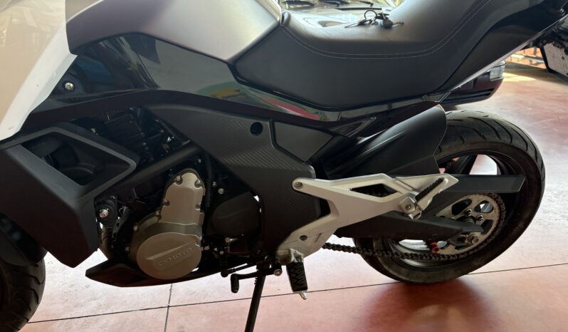 
								CFMOTO 650 MT completo									