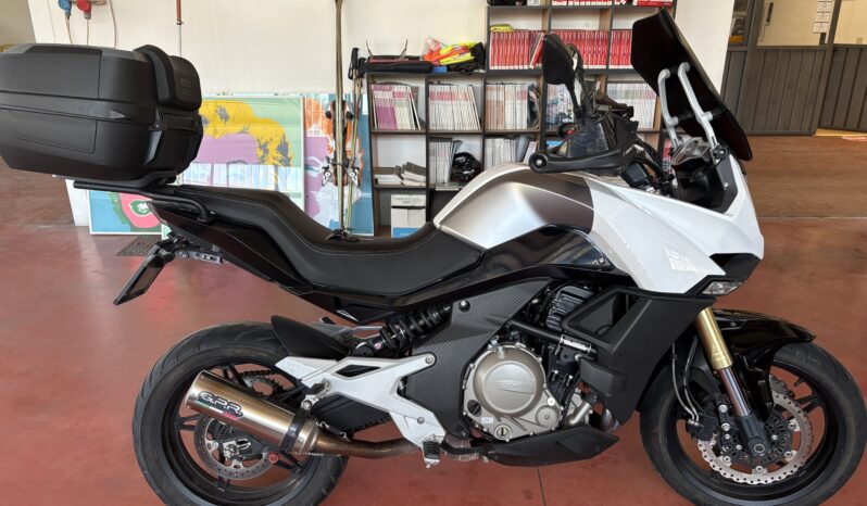 
								CFMOTO 650 MT completo									